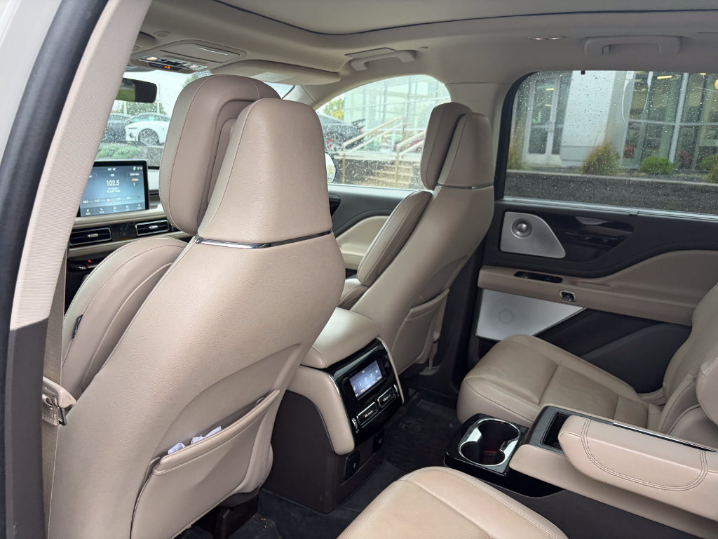 Used 2023 Lincoln Aviator Grand Touring w/ Equipment Group 301A AWD/4WD image 14