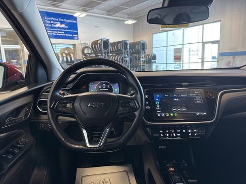 Used 2023 Chevrolet Bolt EUV LT w/ Comfort Package image 10