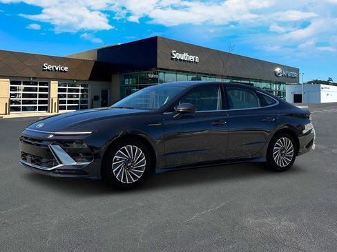 New 2024 Hyundai Sonata Limited image 2