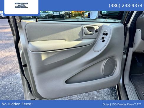 Used 2007 Chrysler Town & Country Touring image 18