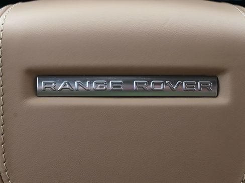 Used 2025 Land Rover Range Rover SE AWD/4WD image 20