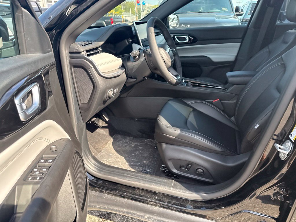 New 2026 Jeep Compass Limited AWD/4WD image 16