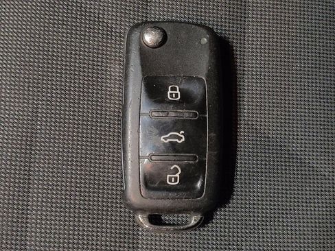 Used 2020 Volkswagen Passat 2.0T S FWD image 32