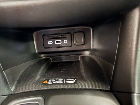 Used 2020 Chevrolet Equinox Premier image 18