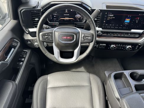 Certified 2026 GMC Sierra 1500 SLT AWD/4WD image 17