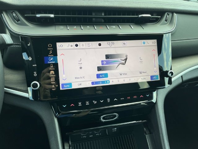 New 2027 Jeep Grand Cherokee Limited AWD/4WD image 29