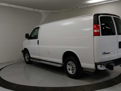 Used 2021 Chevrolet Express 2500 w/ Driver Convenience Package RWD image 5