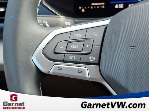 Certified 2022 Volkswagen Taos SE image 21