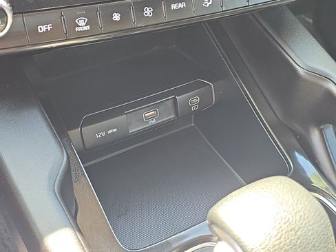 Certified 2024 Kia Telluride LX FWD image 25