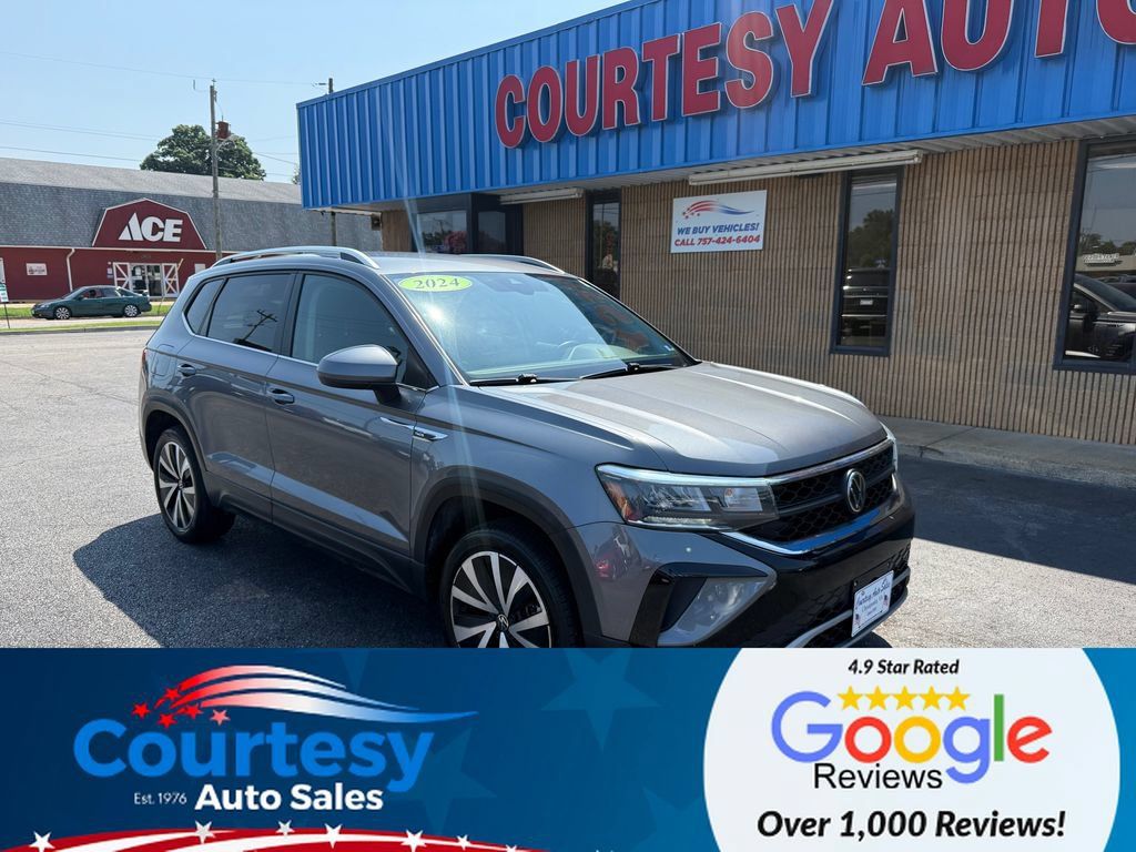 Used 2024 Volkswagen Taos SE FWD image 1