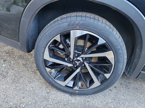 Used 2024 Mitsubishi Outlander SE image 5