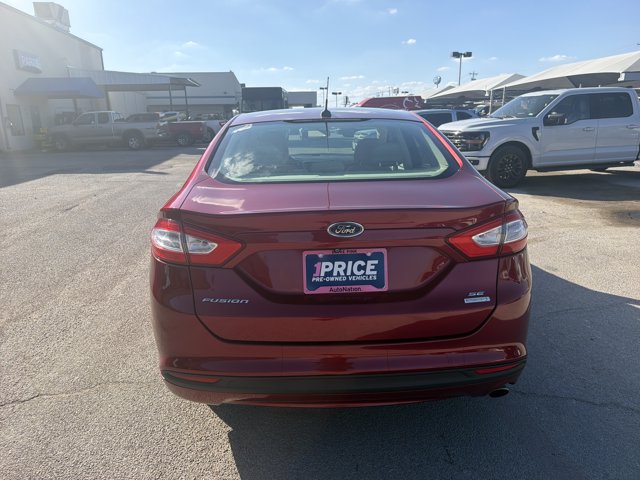 Used 2014 Ford Fusion SE w/ Equipment Group 202A FWD image 4