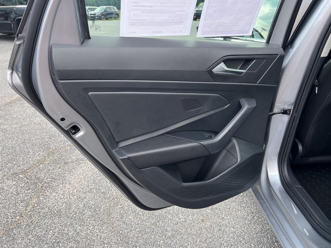 Used 2022 Volkswagen Jetta SE FWD image 21