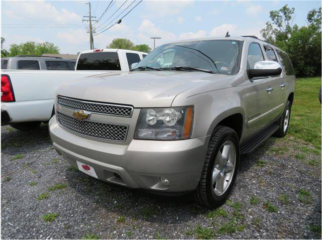 Used 2007 Chevrolet Suburban LTZ w/ LTZ Preferred Equipment Group AWD/4WD image 17