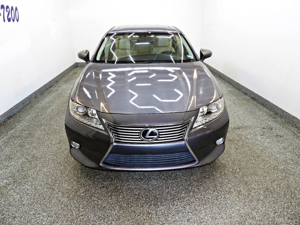 Used 2015 Lexus ES 350 w/ Premium Package FWD image 2