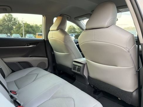 Used 2021 Toyota Camry XLE FWD image 16