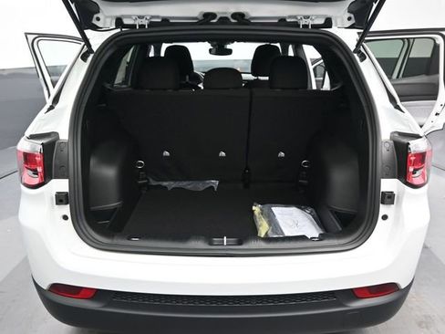 Used 2025 Jeep Compass Sport AWD/4WD image 18