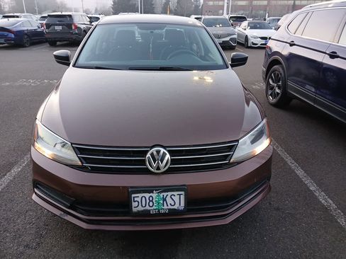 Used 2016 Volkswagen Jetta S image 7
