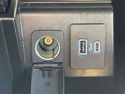 Used 2024 Ford Explorer XLT image 22