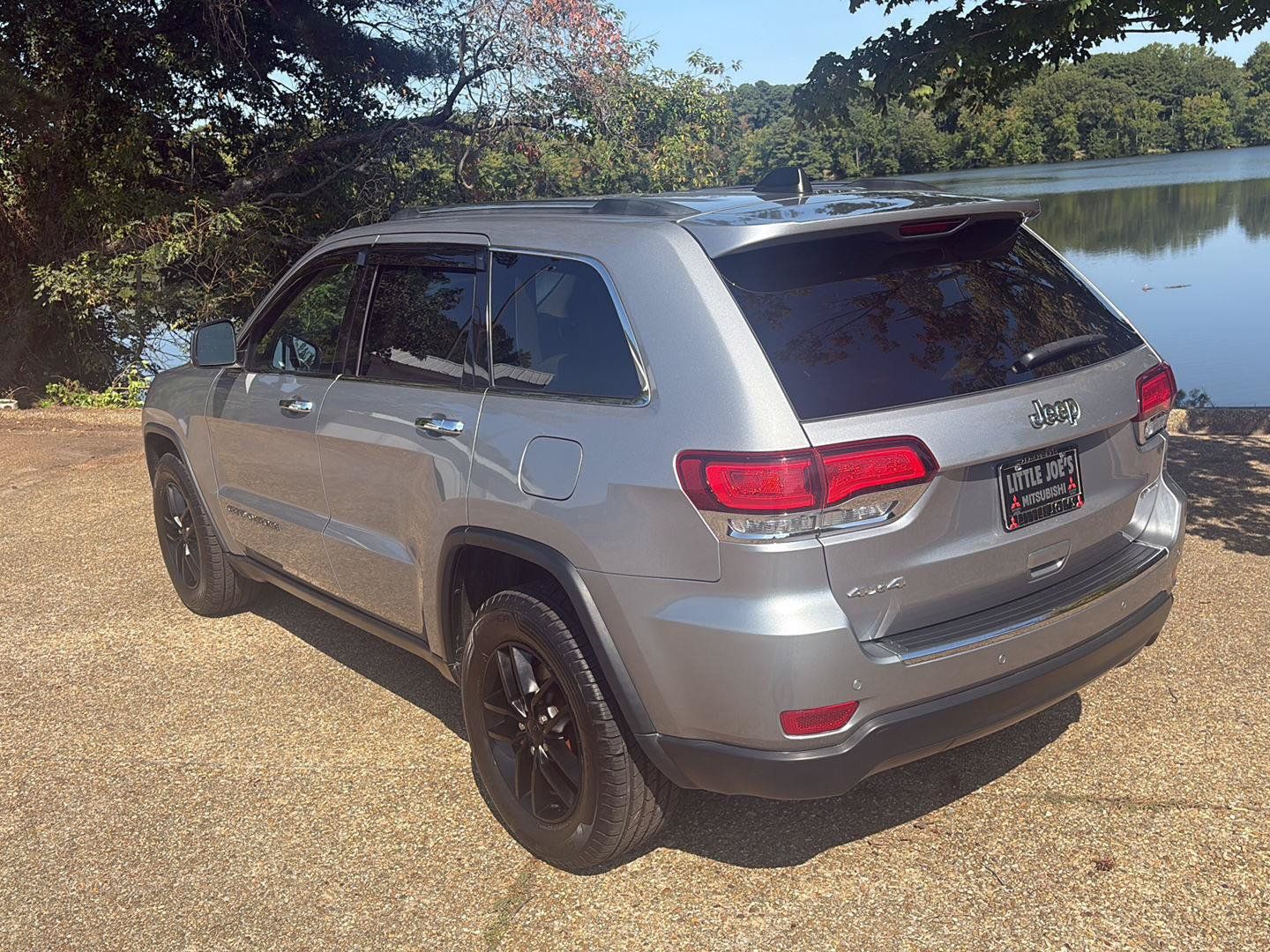 Used 2020 Jeep Grand Cherokee Limited AWD/4WD image 9