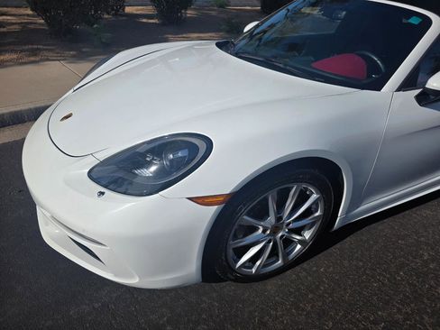Used 2017 Porsche 718 Boxster RWD image 14
