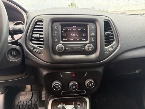 Used 2017 Jeep Compass Latitude AWD/4WD image 26