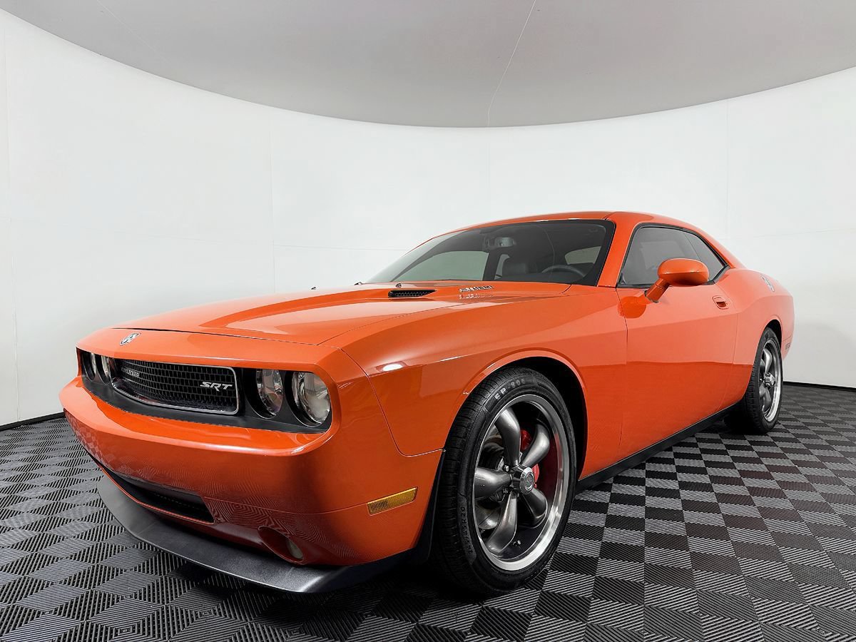 Used 2009 Dodge Challenger SRT8 w/ SRT Option Group II RWD image 2