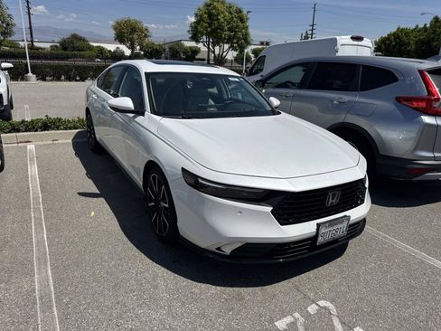Used 2023 Honda Accord Touring image 1