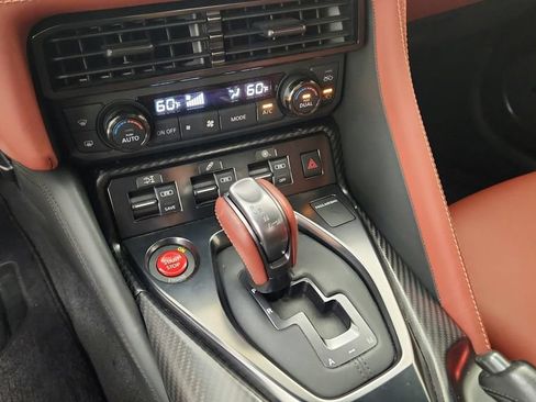 Used 2020 Nissan GT-R Premium w/ Premium Interior Package AWD/4WD image 33