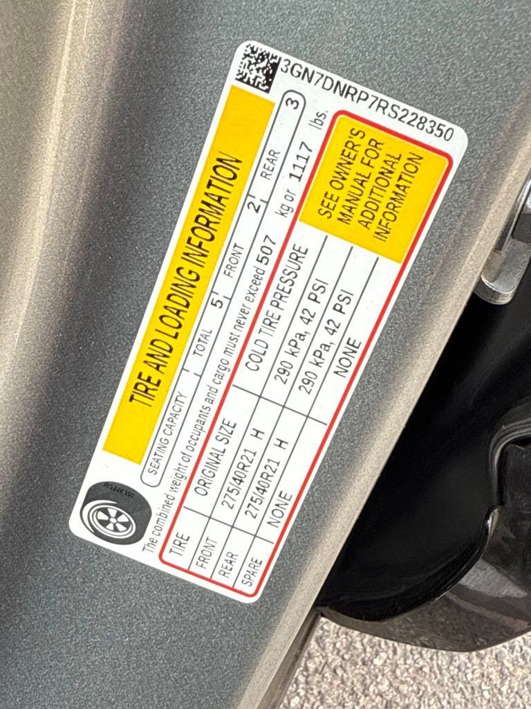 Used 2024 Chevrolet Equinox EV RS FWD image 31