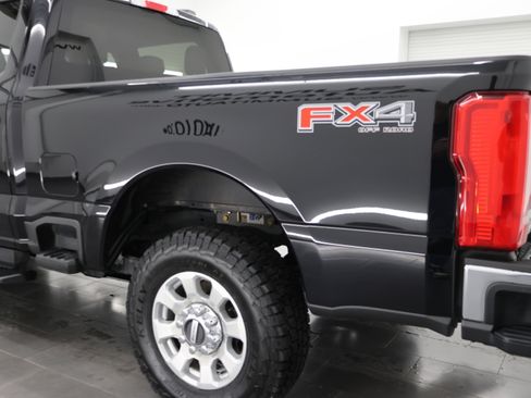 Used 2023 Ford F250 XLT w/ FX4 Off-Road Package image 29