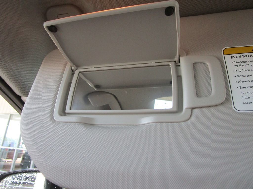 Used 2025 Nissan Rogue SL w/ Tech Package FWD image 40