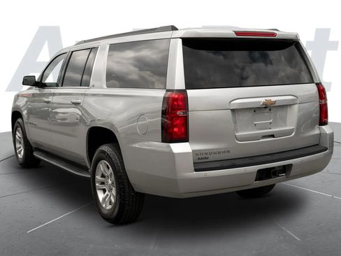 Used 2019 Chevrolet Suburban LT RWD image 2
