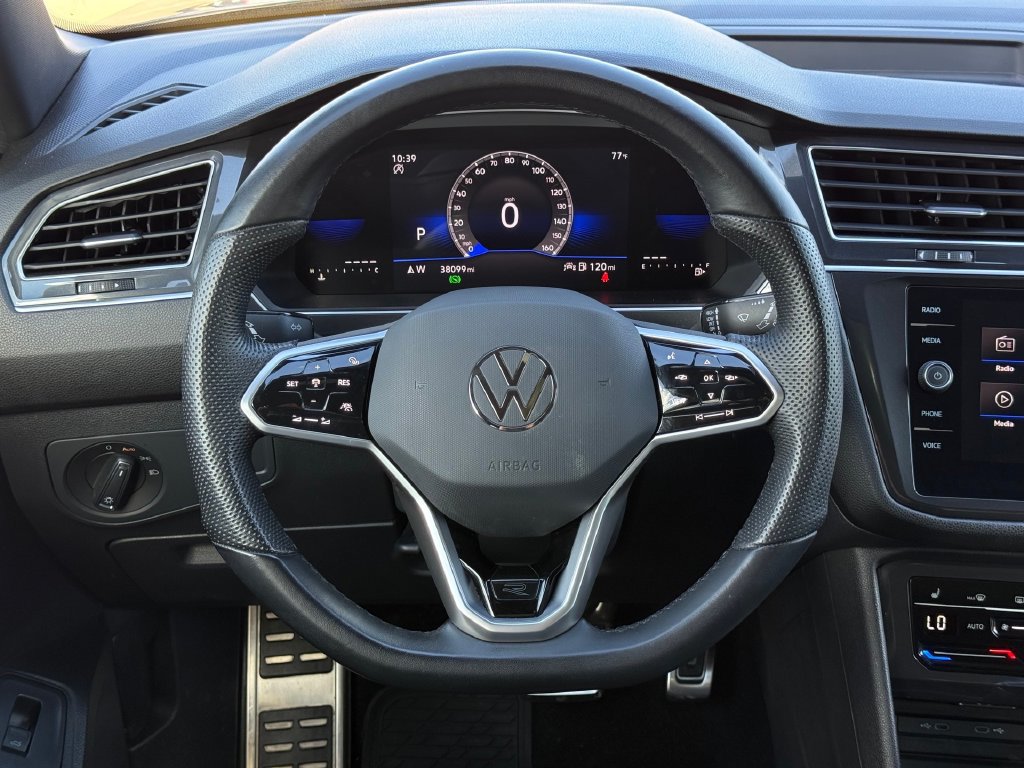 Used 2024 Volkswagen Tiguan SE R-Line FWD image 19