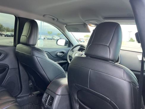 Used 2022 Jeep Cherokee Trailhawk w/ Premium Leather Package image 25