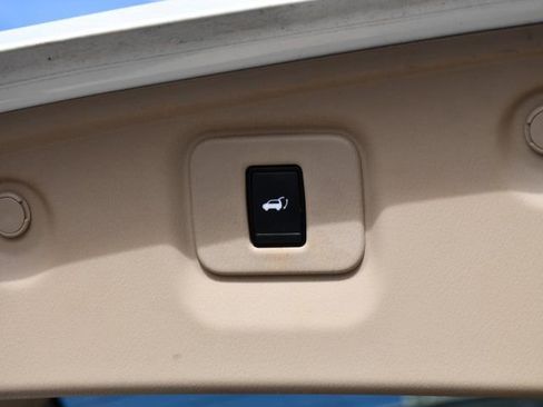 Used 2020 Nissan Pathfinder Platinum AWD/4WD image 27