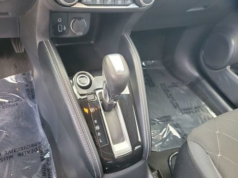 Used 2019 Nissan Kicks SV FWD image 31