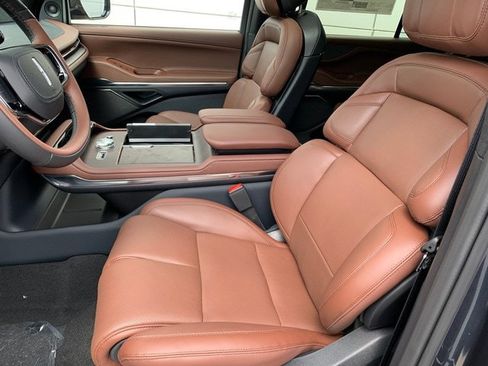 New 2026 Lincoln Navigator Reserve AWD/4WD image 15