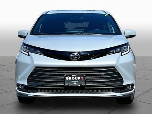 New 2026 Toyota Sienna XLE Woodland Edition AWD/4WD image 3