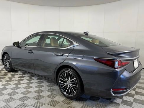 Certified 2025 Lexus ES 300h w/ Premium Package image 4