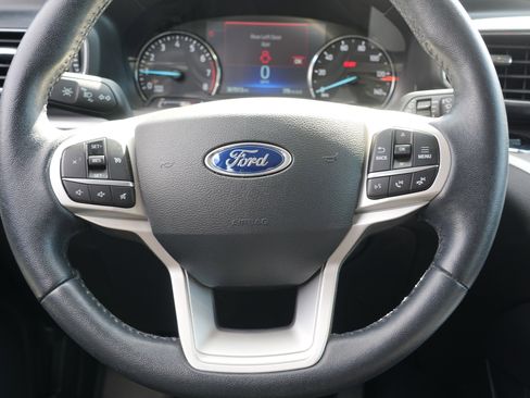 Used 2023 Ford Explorer XLT w/ Equipment Group 202A AWD/4WD image 26