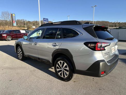 Certified 2025 Subaru Outback Premium image 6