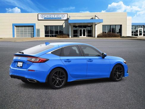 Used 2024 Honda Civic Sport Touring image 3