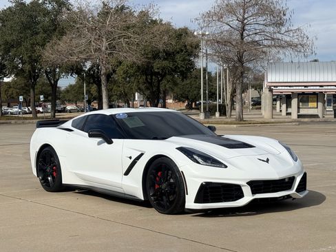 Used 2017 Chevrolet Corvette Stingray Coupe w/ Carbon Flash Badge Package image 1