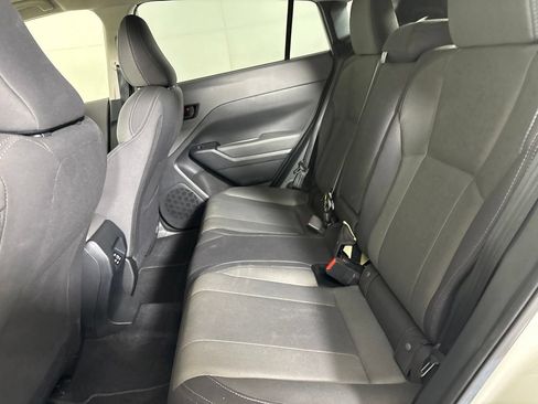 Used 2025 Subaru Crosstrek 2.5i Premium AWD/4WD image 22