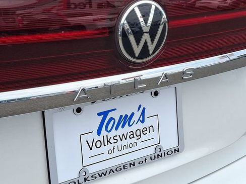 Used 2024 Volkswagen Atlas SEL Premium R-Line AWD/4WD image 29