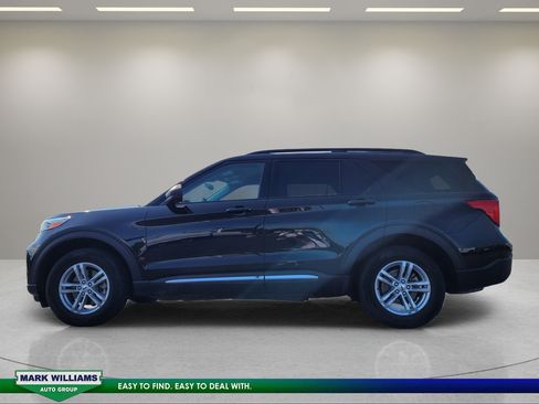 Used 2024 Ford Explorer XLT AWD/4WD image 7