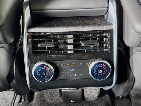 Certified 2025 Land Rover Range Rover SE image 27