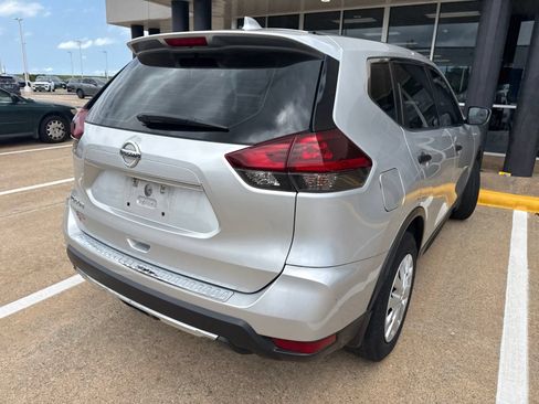 Used 2019 Nissan Rogue S FWD image 5