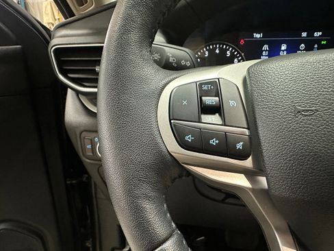 Certified 2023 Ford Explorer XLT w/ Equipment Group 202A image 15